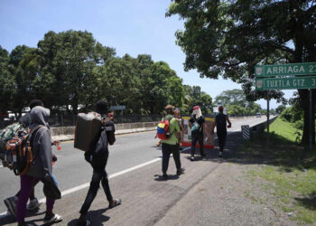 Nueva caravana migrante con 600 venezolanos sale de Chiapas