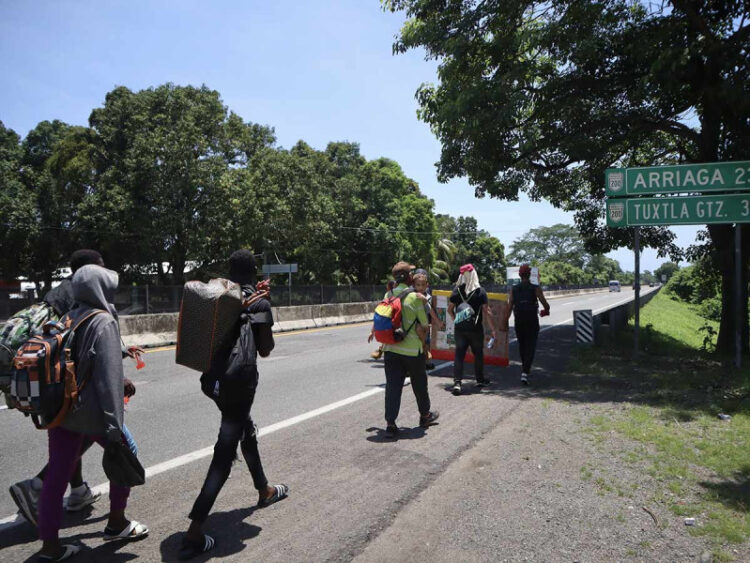 Nueva caravana migrante con 600 venezolanos sale de Chiapas