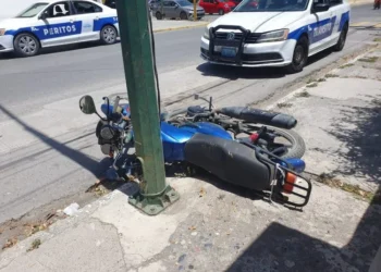 Motociclista herido en aparatoso choque del 22 y Carrera Torres