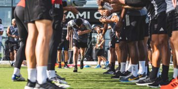 Messi es recibido con ‘fila india’; entrena por primera vez con el Inter de Miami