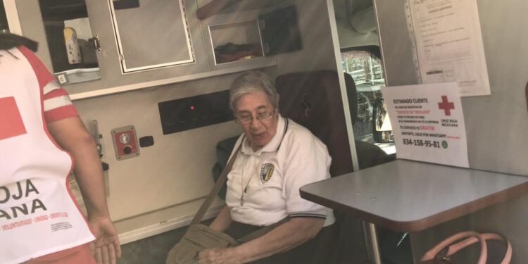 Se desploma techumbre del Colegio Privado Antonio Repiso; atrapadas tres maestras