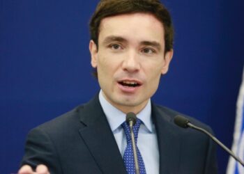 Reprueban contenido adoctrinador de libros de texto gratuito en México