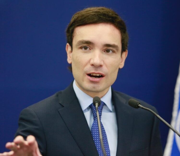 Reprueban contenido adoctrinador de libros de texto gratuito en México