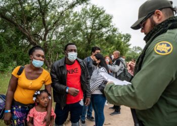 Reintroducen proyecto de ley para tomar datos biométricos a migrantes