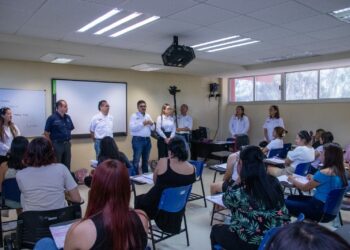 Aspirantes a ingresar a la UAT presentan examen Ceneval