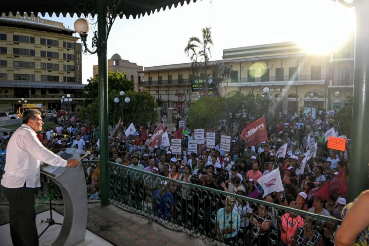 Ricardo Monreal ofrece llevar a México a niveles superiores de desarrollo