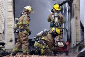 Muere niño por incendio de casa móvil en Texas