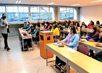 Ofrecen opciones a jóvenes rechazados de universidades de México