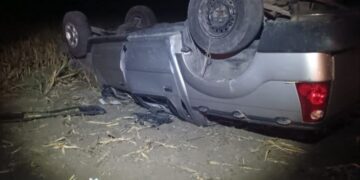 Muere vendedor de autos al volcar camioneta en San Fernando, Tamaulpas