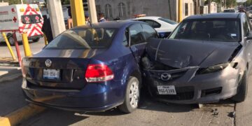Dos heridas en choque de autos en cruce de Eje Vial y Berriozábal