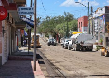 Rehabilitan calle Cristóbal Colón en la Colonia Mainero de Cd. Victoria