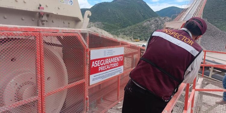 Procuraduría Ambiental  clausura trituradora que opera a costado de “Rumbo Nuevo”