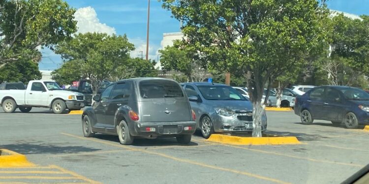 Circulan con placas vencidas o ilegales más del 50% de autos en Cd. Victoria, Tamaulipas