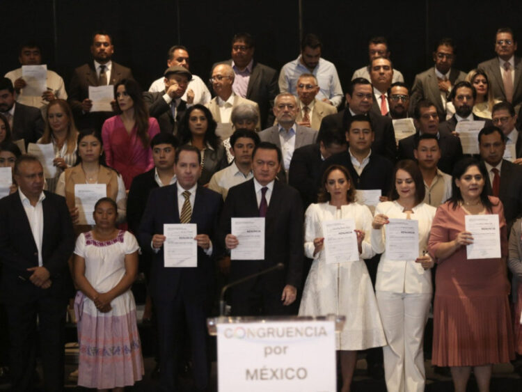 Renuncian Osorio Chong, Ruiz Massieu, Eruviel Ávila y Nuvia Mayorga al PRI