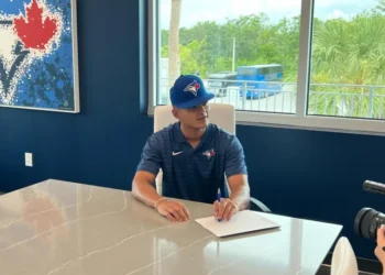 Va otro prospecto texano con Toronto