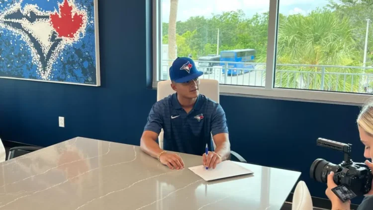 Va otro prospecto texano con Toronto