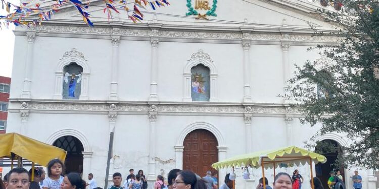 Festejan católicos a la Virgen del Refugio, Patrona de Ciudad Victoria, Tamaulipas