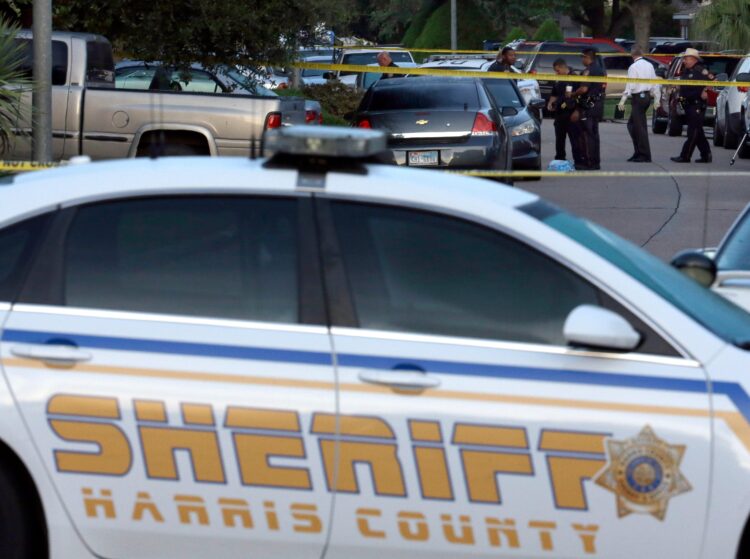 Rescatan cuepos de 2 niños ahogados en Texas