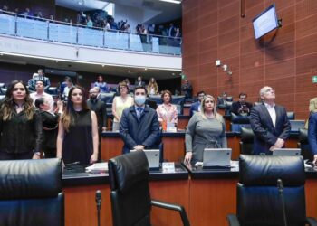 Comisión Permanente de Diputados exhorta a Creel se separe de sus funciones legislativas