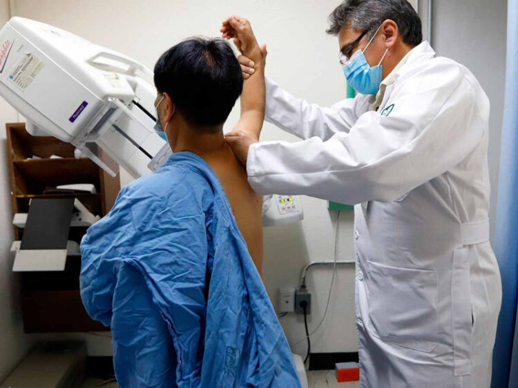 Cofepris autoriza nuevo medicamento para la atención de cáncer de mama