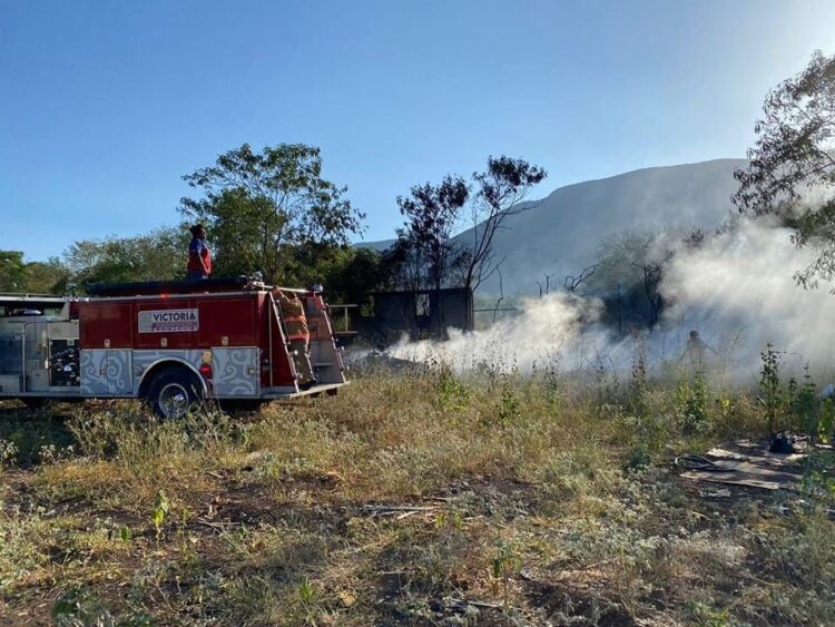 Ocupan a PC los incendios de pastizales