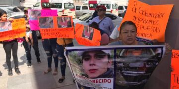 Familiares de jóvenes desaparecidos exigen su búsqueda