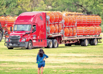 Texas inicia muro flotante en el río Bravo entre Eagle Pass y Piedras Negras, Coahuila