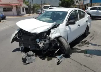 Mujeres heridas en fuerte choque en crucero 21 y Carrera Torres