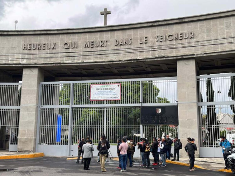 Velan a Porfirio Muñoz Ledo en el Panteón Francés