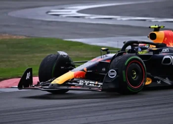 Checo Pérez queda eliminado en la Q1 y arrancara mañana en el puesto 16