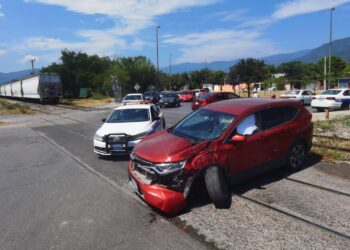 Se lo lleva el tren… ¡y vive para contarla!