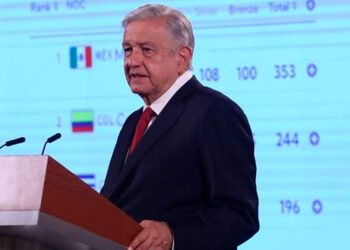 Anuncia AMLO que aerolínea de la Sedena se llamará Mexicana