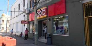 Asaltan Oxxo a escasos metros de Palacios Municipal y de Gobierno Estatal