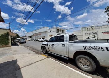 Asaltan a mano armada negocio de fierro