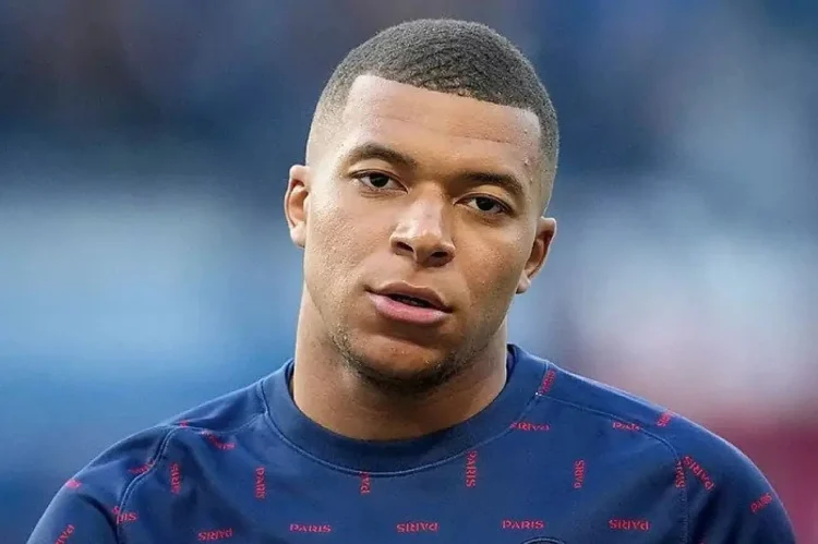 Kylian Mbappé pone fecha límite para su traspaso al Real Madrid