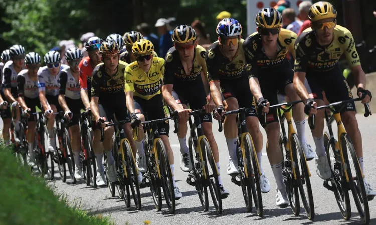 Accidente en el Tour de Francia deja competidores fuera por lesiones