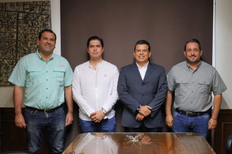 Dialoga alcalde victorense con presidente de la CANIRAC Pablo González