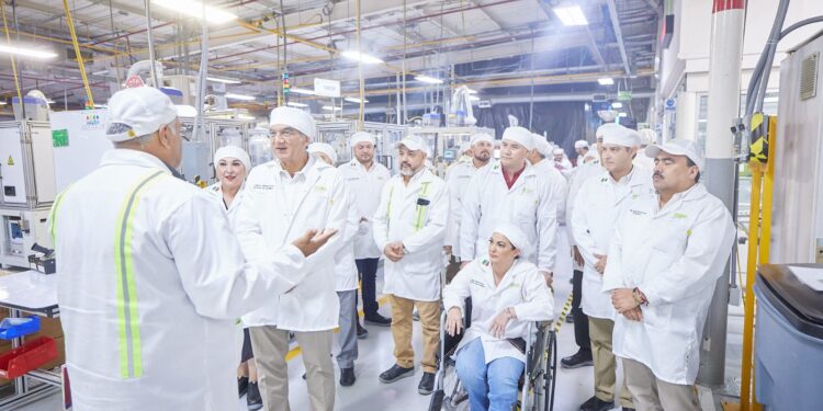 Inaugura Américo Villarreal proyecto en planta Valeo de Río Bravo