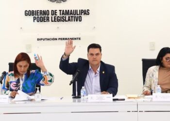 Desecha Diputación Permanente por improcedente exhorto a funcionarios del Congreso
