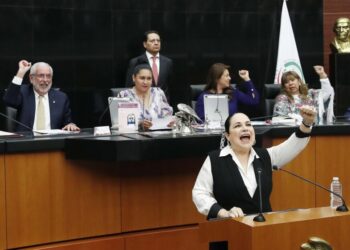 Entrega Comisión Permanente reconocimientos a la UNAM y al rector Enrique Graue 