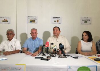 Anuncian protesta contra libros de texto