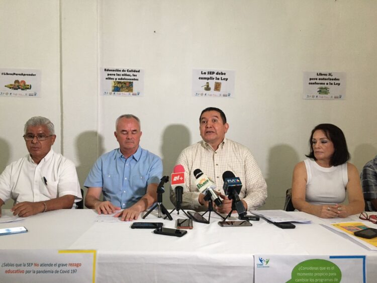 Anuncian protesta contra libros de texto