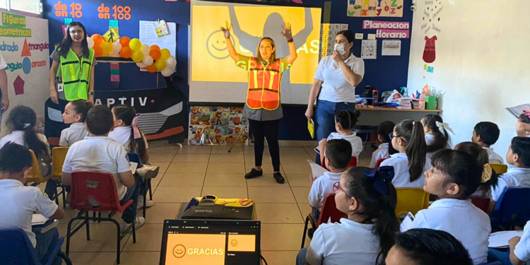 Educa Aptiv a los conductores de autos del mañana de 14 ciudades de México