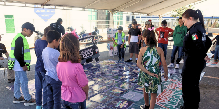 Educa Aptiv a los conductores de autos del mañana de 14 ciudades de México