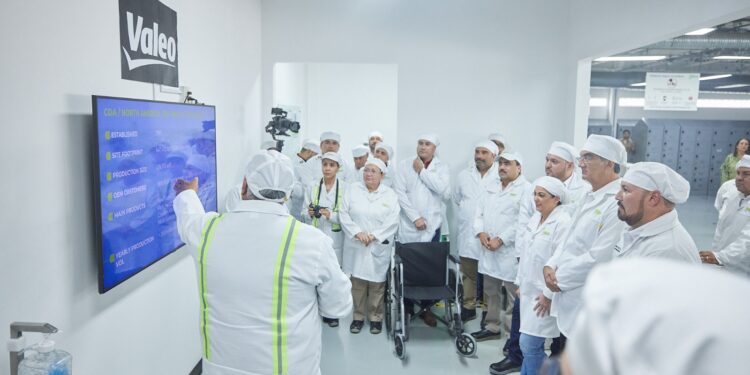 Inaugura Américo Villarreal proyecto en planta Valeo de Río Bravo