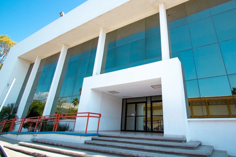 Prepara UAT la recertificación de sus centros de idiomas