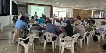 Imparten taller para la elaboración del mezcal en San Carlos, Tamaulipas