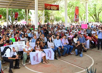 Llama Ricardo Monreal a construir una sociedad más justa y próspera
