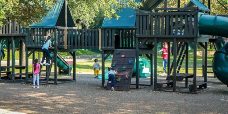 Cientos de familias visitan parques turísticos de Tamaulipas