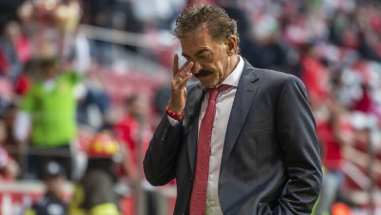 Ricardo La Volpe excluido del consejo de expertos por discrepancias en su enfoque